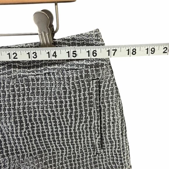 Express Tweed Shorts Women 6 Silver Metallic Black Pockets Cuffed Lined Party - Picture 6 of 11
